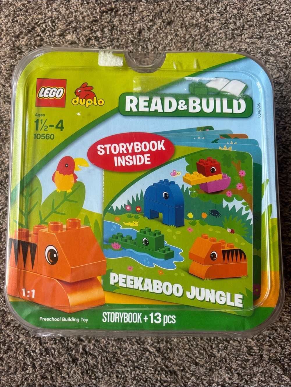 LEGO DUPLO Read & Build Peekaboo Jungle set (10560).